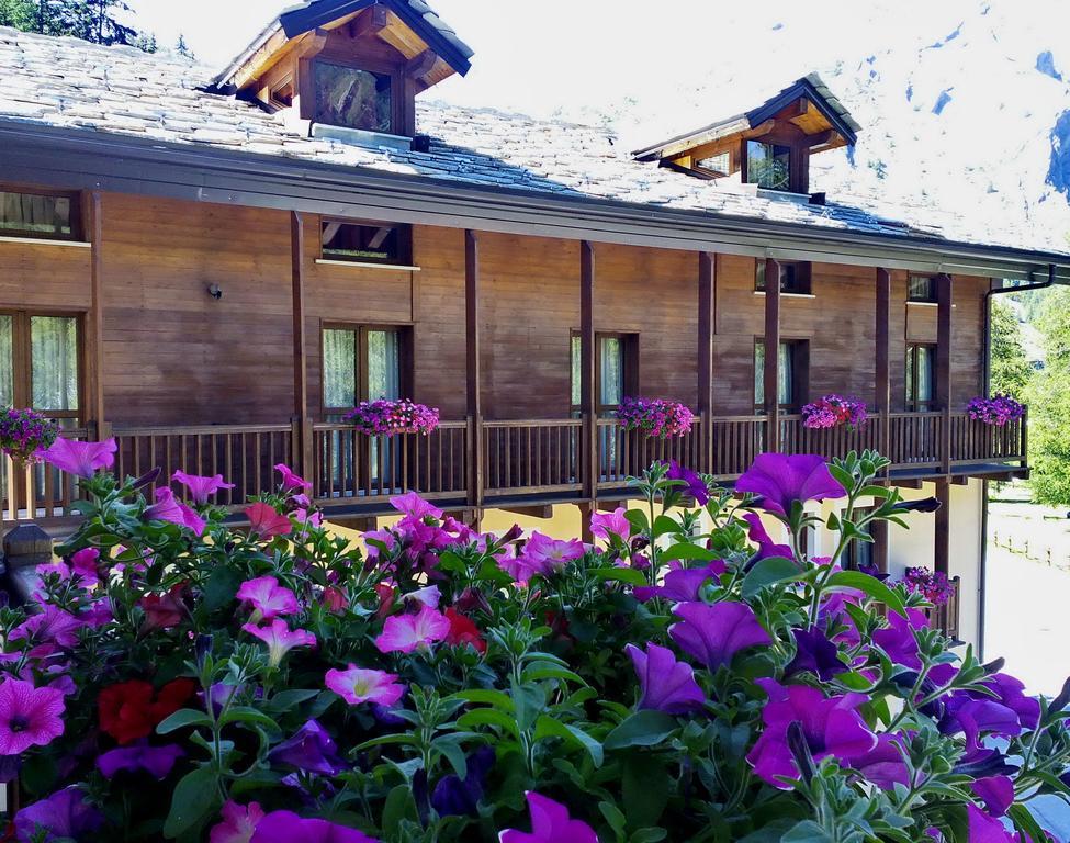 Hotel Boton D'Or & Wellness A La Thuile Exterior photo